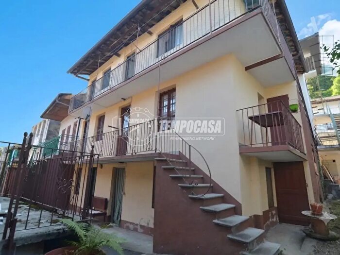 Appartamento trilocale in vendita in Frazione Villa, Traves