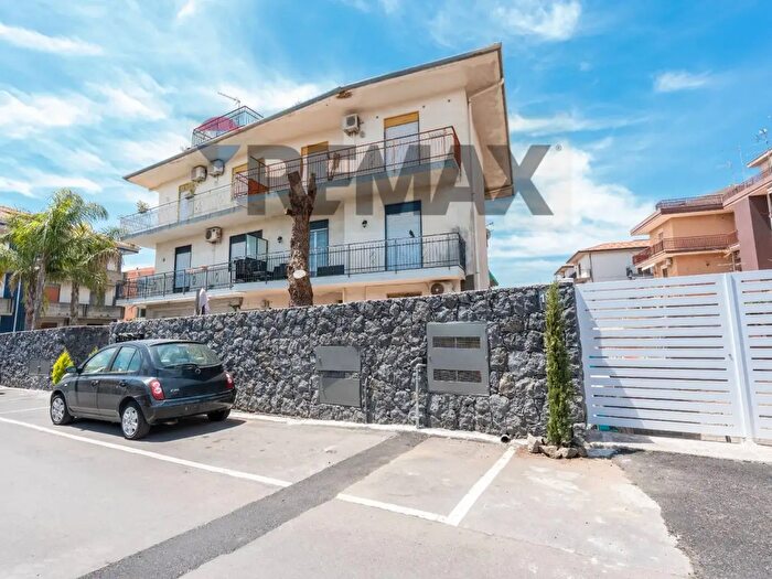 Appartamento quadrilocale in vendita in Via Giuseppe Verdi, Mascalucia