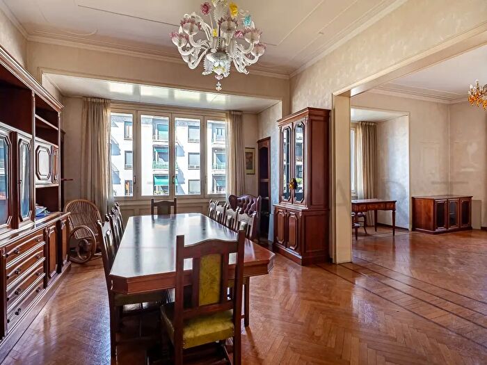 Appartamento con 5 locali in vendita in Via Giovanni Battista Pergolesi, Milano