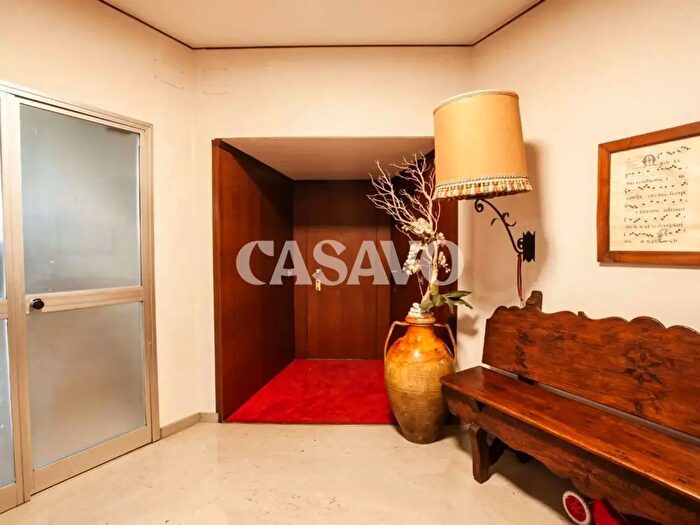 Appartamento con 6 locali in vendita in Milano