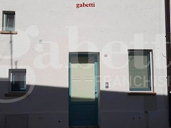 Casa trilocale in affitto in Via Dante Alighieri, Tricase