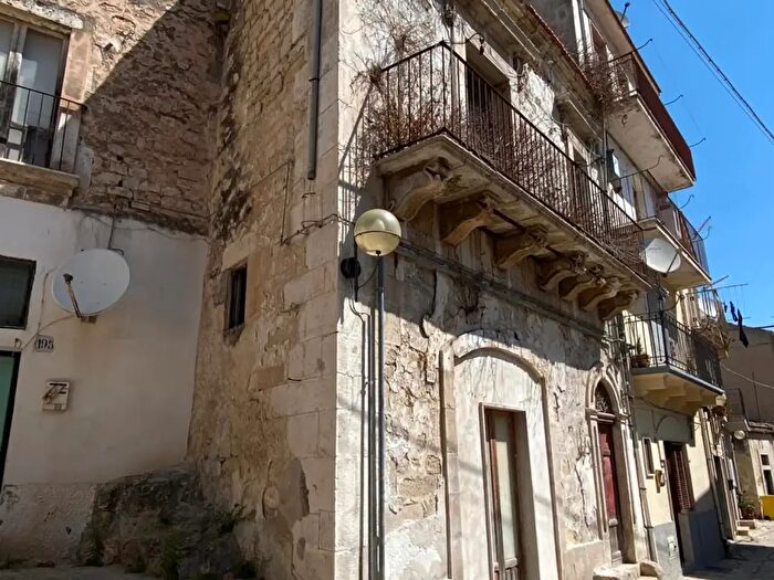 Casa trilocale in vendita in Via Catena Modica, Modica