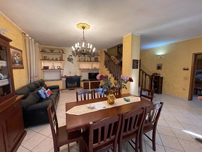 Casa con 6 locali in vendita in Gonzaga