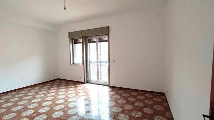 Appartamento quadrilocale in vendita in Via Roma SNC, Aci Catena