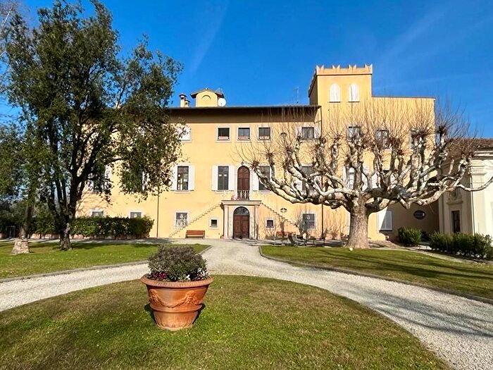 Appartamento con 5 locali in vendita in Ia della Certosa, Pontedera