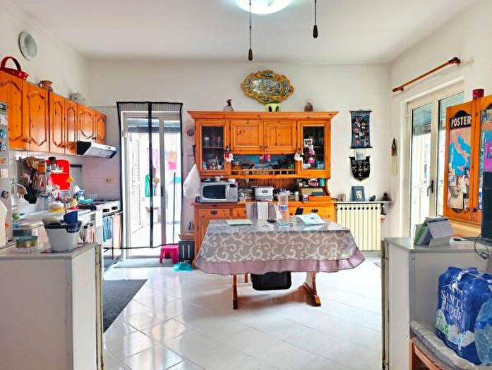 Appartamento trilocale in vendita in Via Giacomo Leopardi, Napoli