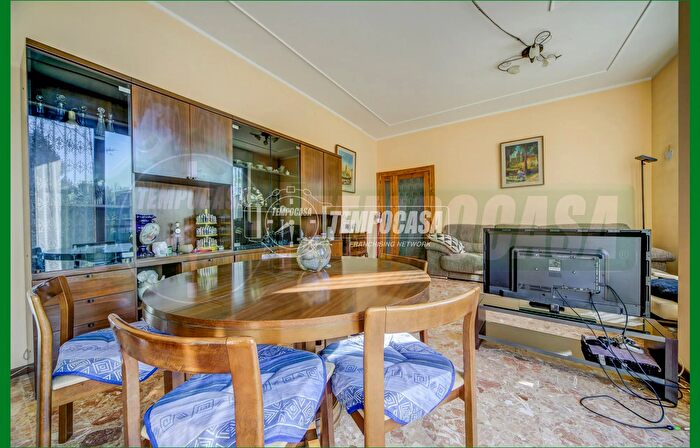 Appartamento quadrilocale in vendita in Gavirate