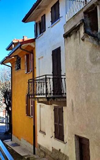 Casa con 10 locali in vendita in Casteggio