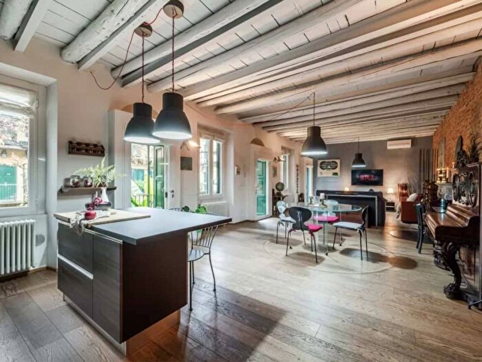 Appartamento bilocale in affitto in Via Gaetano de Castillia, Isola, Milano