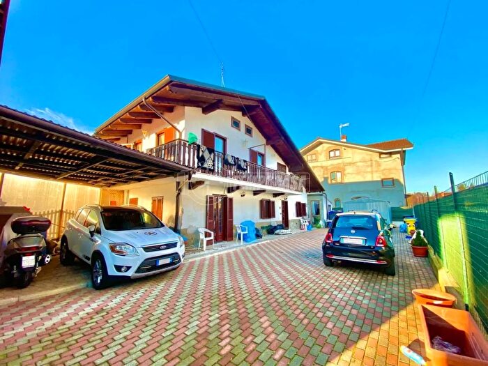 Casa con 5 locali in vendita in Strada Buratto Superiore, San Carlo Canavese