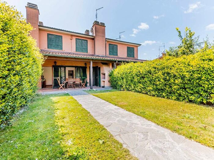 Appartamento trilocale in affitto in Via Maurice Ravel, Infernetto, Roma