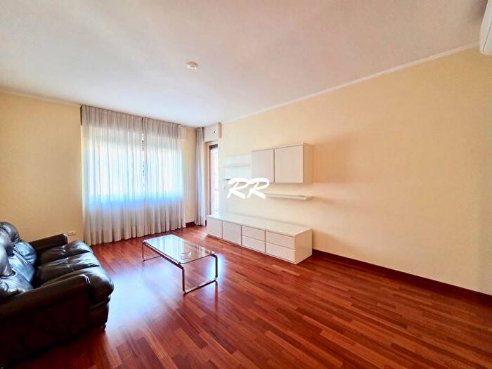 Appartamento trilocale in affitto in Via Leon Battista Alberti, Sempione, Milano