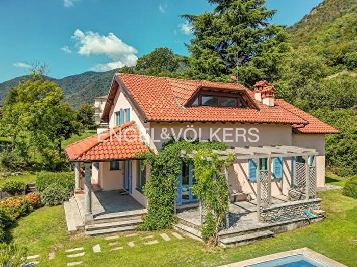 Casa in vendita in Caslino DErba