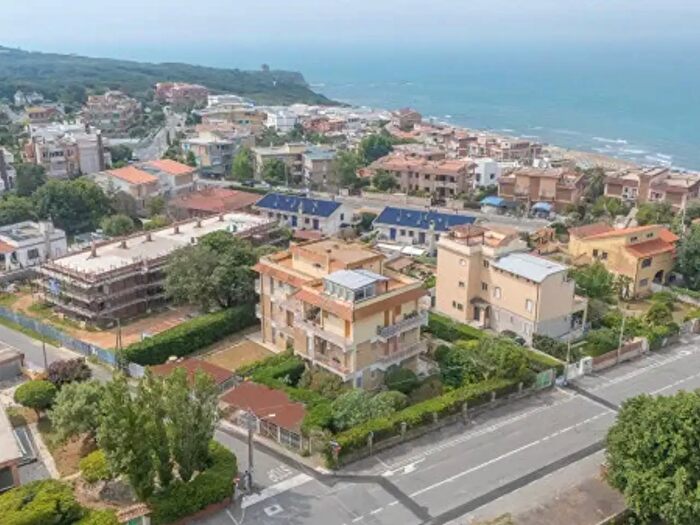 Appartamento con 5 locali in vendita in Via delle Meduse, Anzio