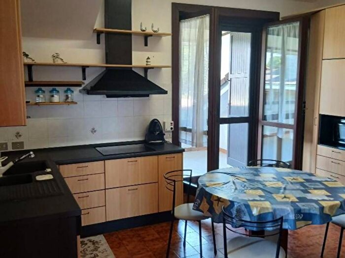 Casa bilocale in affitto in Via Tommaso Grossi, Trezzano sul Naviglio