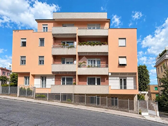 Appartamento con 5 locali in vendita in Via Podgora, Ancona
