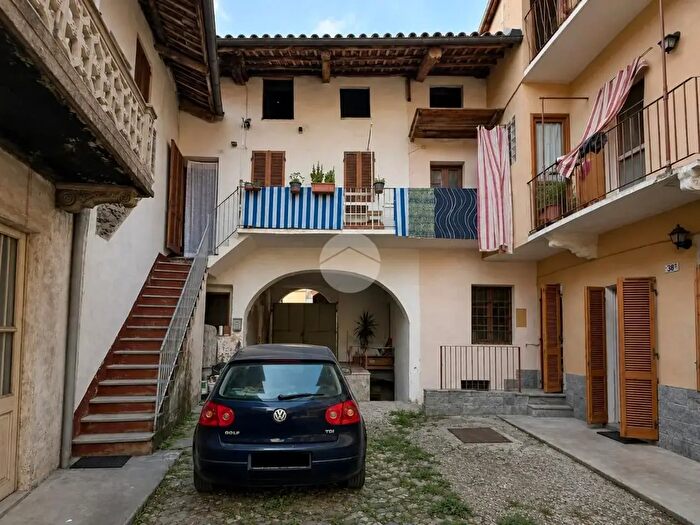Casa trilocale in vendita in Via Ricca, Bollengo