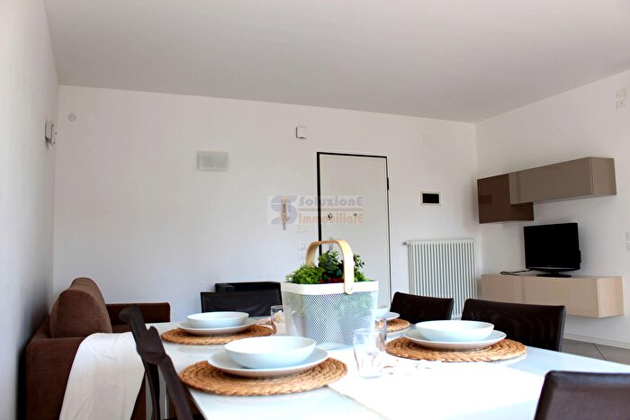 Appartamento trilocale in affitto in Via Dalmazia ° Accesso, Jesolo