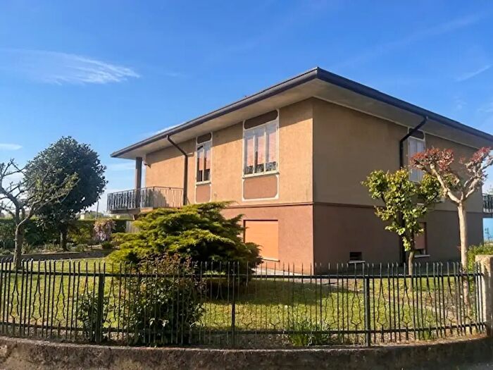 Casa con 5 locali in vendita in Castelfranco Veneto
