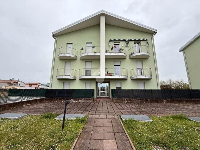 Appartamento trilocale in vendita in Via Carlo Forlanini, Rovigo