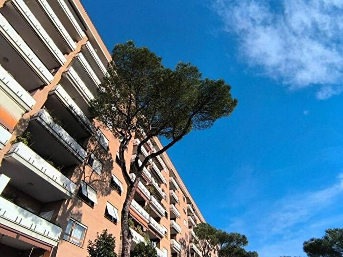 Appartamento trilocale in affitto in Via Stefano Oberto, Cinecittà, Roma