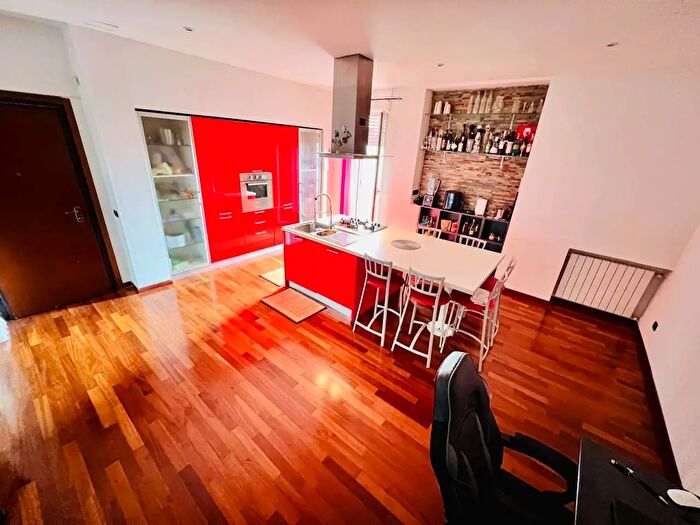Appartamento trilocale in vendita in Milano