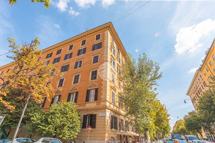 Appartamento trilocale in vendita in Ad Cola di Rienzo, Roma