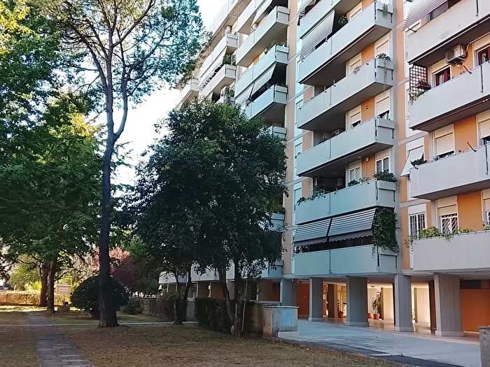 Appartamento trilocale in vendita in Via Angelica Balabanoff, Roma