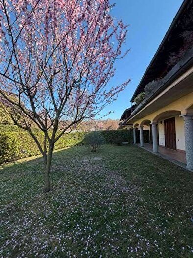 Appartamento con 5 locali in affitto in via liguria, Cascine Maggio, Castronno