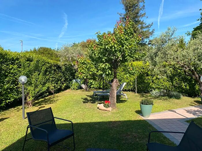 Casa con 5 locali in vendita in Fosdinovo