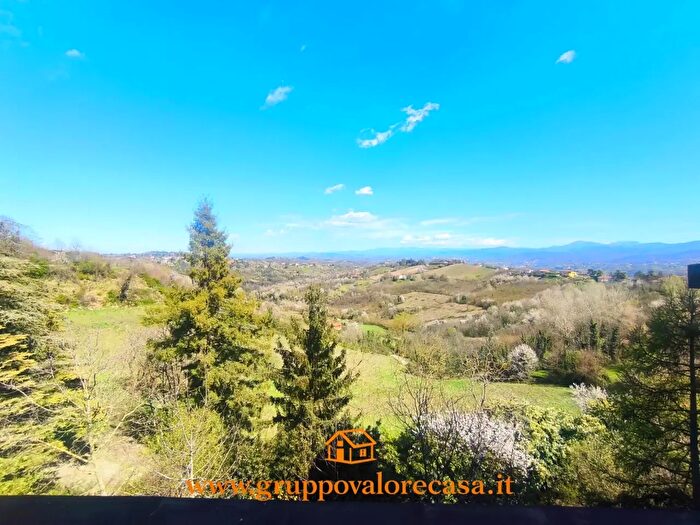 Casa con 8 locali in vendita in Cremolino