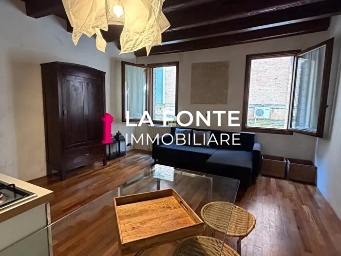 Appartamento trilocale in affitto in Via Cesare Battisti, Padova