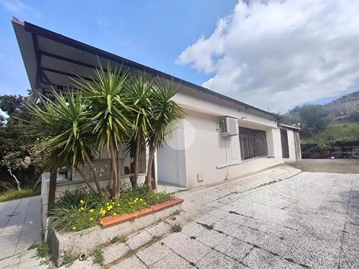 Casa quadrilocale in vendita in Via Pesaro, Carini