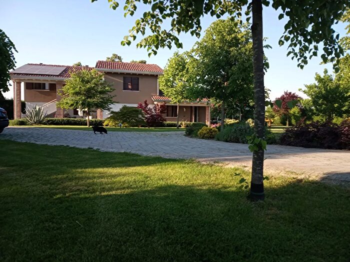 Casa con 5 locali in vendita in Via Frapiero, Correzzola