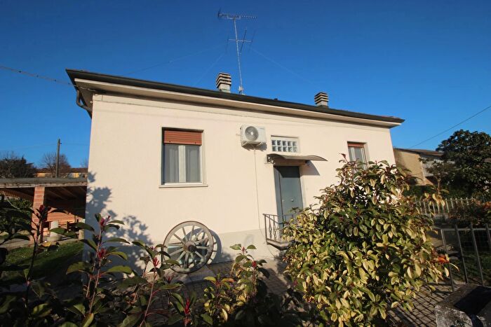 Casa quadrilocale in vendita in Strada Statale Casale Asti, San Giorgio Monferrato