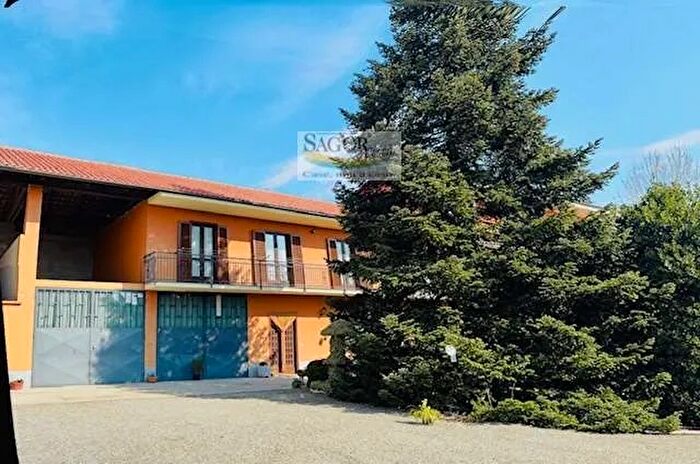 Casa con 12 locali in vendita in Via Baudenasca, Pinerolo