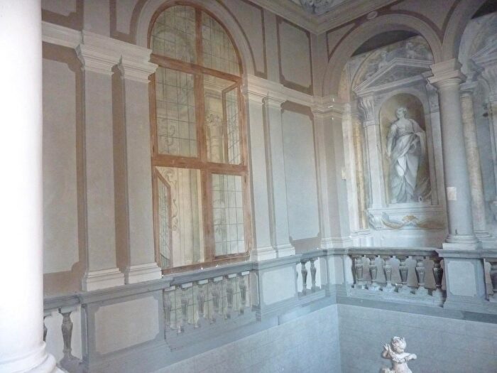 Appartamento con 10 locali in vendita in Pisa