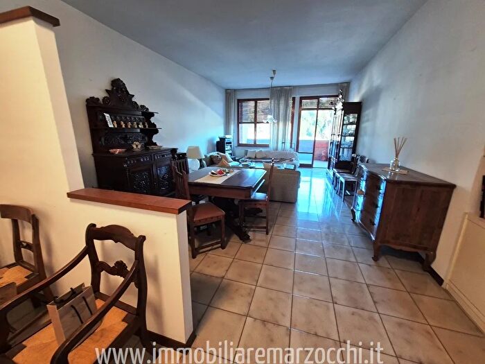 Appartamento con 7 locali in vendita in Via Giuseppe Pietri, Siena