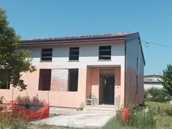 Casa con 6 locali in vendita in Via Vittoria Aganoor Pompili, Assisi