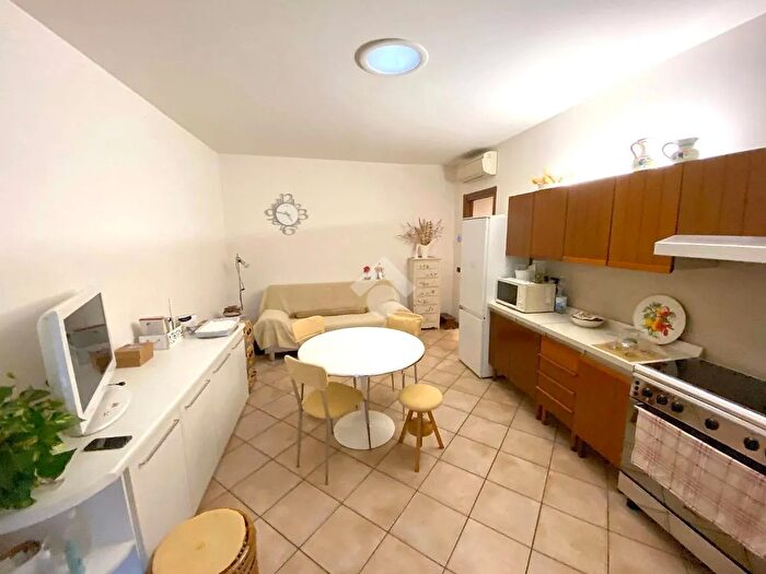 Appartamento trilocale in vendita in Via San Protaso, Samarate