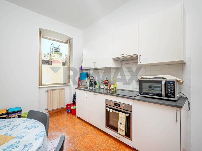 Appartamento trilocale in affitto in Via Pio Reigio Gambini, Largo Barriera Ospedale Maggiore, Trieste