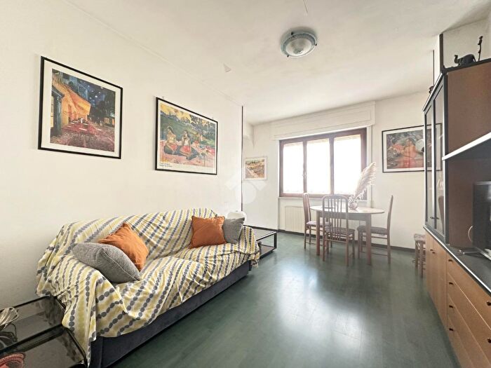 Appartamento trilocale in vendita in Via Zaccagna, Carrara