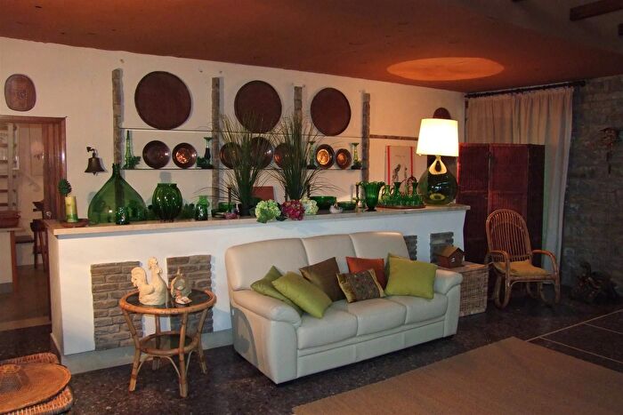 Casa con 6 locali in vendita in San Godenzo