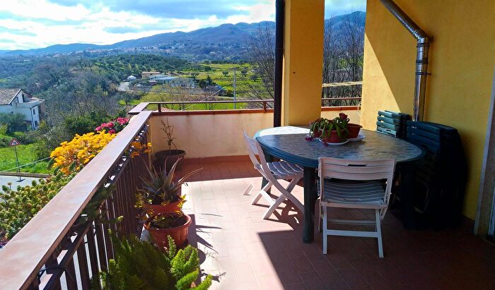 Appartamento con 10 locali in vendita in Marano Principato