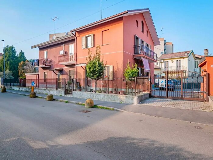 Casa quadrilocale in vendita in Via dei Giganti, San Giuliano Milanese