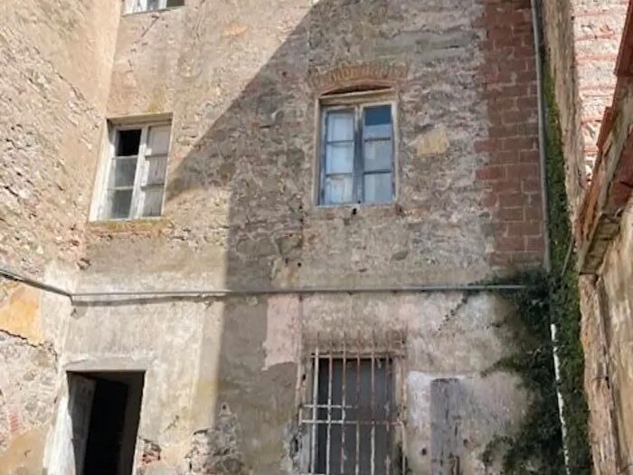 Casa con 9 locali in vendita in Vecchiano
