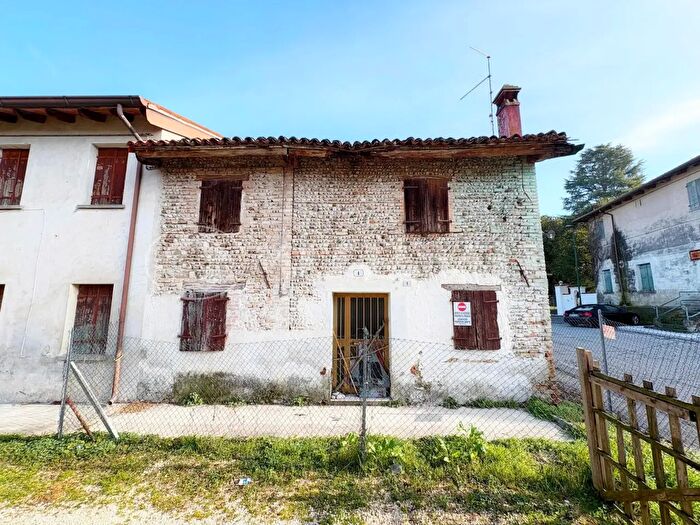 Casa con 5 locali in vendita in Teglio Veneto
