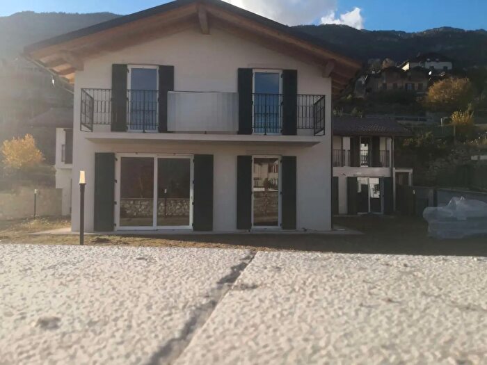 Casa con 5 locali in vendita in Nogaredo