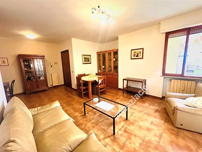 Appartamento con 5 locali in vendita in Massa