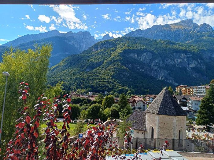 Appartamento quadrilocale in affitto in Via Lungolago, Molveno